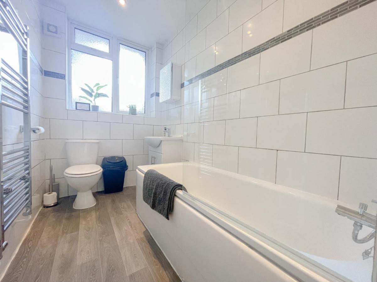 Large 3 Bedroom & 2 Bath - Ground Floor With Parking Bournemouth Eksteriør bilde